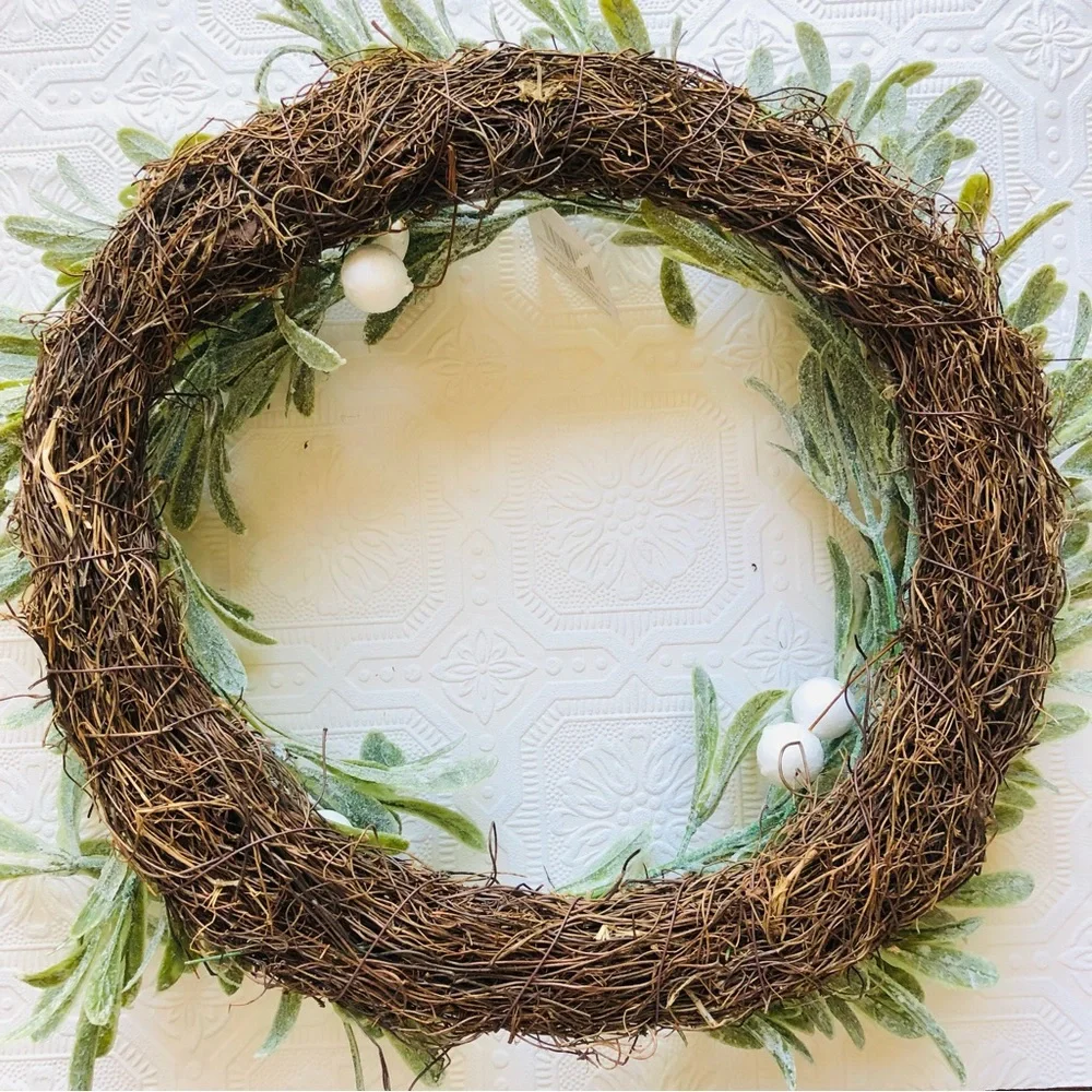Ashland Christmas Wreath Frosted Green